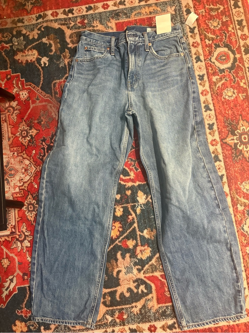 GAP Women's Light Wash Barrel Jeans - New with Tags